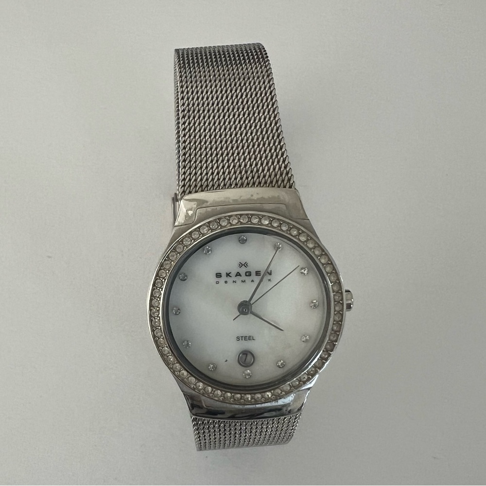 Skagen watch Round,stainless steel, Swarovski crystals mesh water resistant - Picture 16 of 16